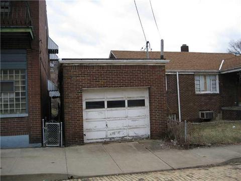 126 5th Ave, Braddock, PA 15104 photo 2