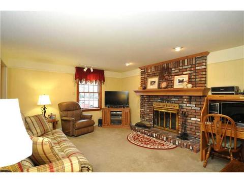 207 Windsor Dr, Coraopolis, PA 15108 photo 13