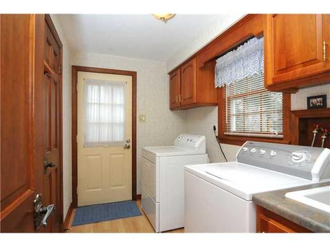 207 Windsor Dr, Coraopolis, PA 15108 photo 16