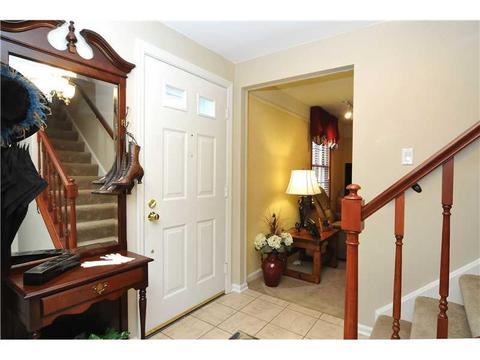 207 Windsor Dr, Coraopolis, PA 15108 photo 2