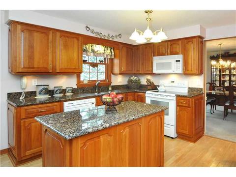207 Windsor Dr, Coraopolis, PA 15108 photo 9