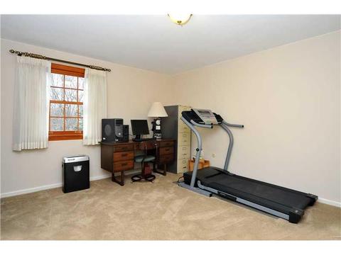 207 Windsor Dr, Coraopolis, PA 15108 photo 22