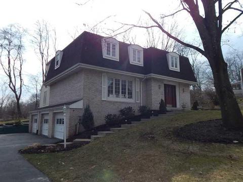 2730 Bristol Ct, Hampton, PA 15101 photo 2