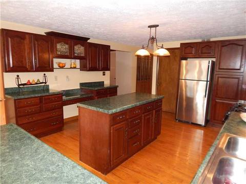 2730 Bristol Ct, Hampton, PA 15101 photo 5
