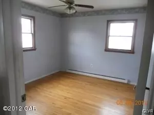 115 W Carleton Ave, Hazleton, PA 18201 photo 5