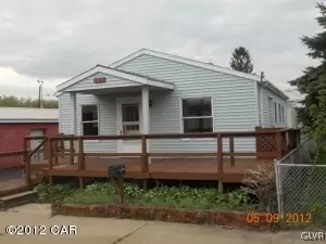 115 W Carleton Ave, Hazleton, PA 18201 photo 2
