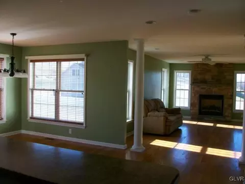 3039 E Walker, Bath, PA 18014 photo 2