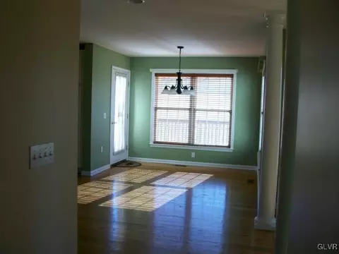 3039 E Walker, Bath, PA 18014 photo 3