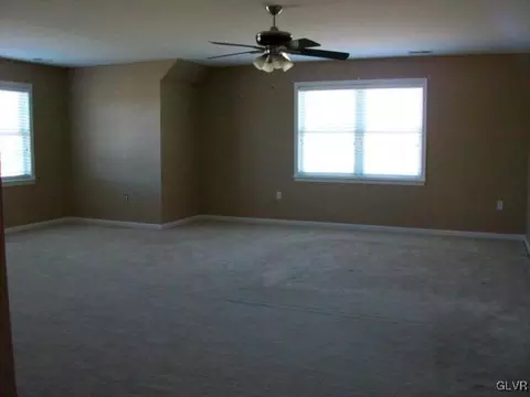 3039 E Walker, Bath, PA 18014 photo 8