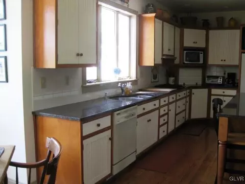 254 E Mountain Rd, Wind Gap, PA 18091 photo 8