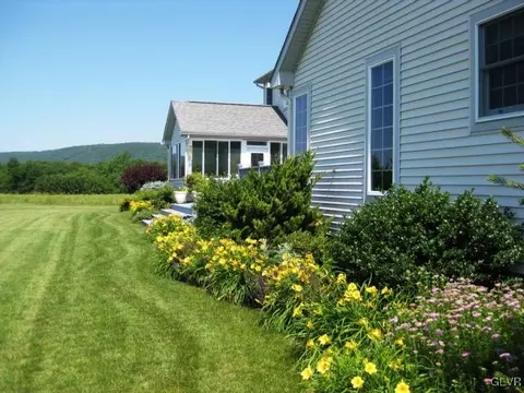 254 E Mountain Rd, Wind Gap, PA 18091 photo 16