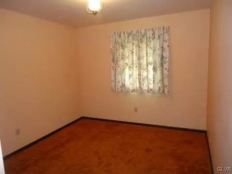 2916 Sickle Rd, Bath, PA 18014 photo 10