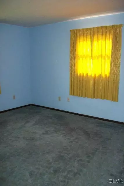 2916 Sickle Rd, Bath, PA 18014 photo 18