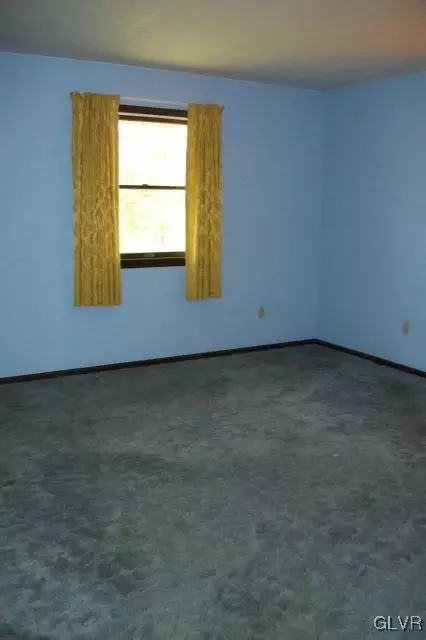 2916 Sickle Rd, Bath, PA 18014 photo 33