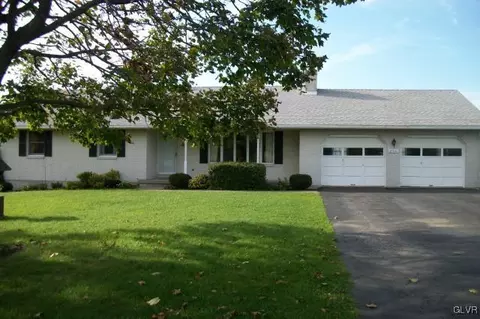 2916 Sickle Rd, Bath, PA 18014 photo 1
