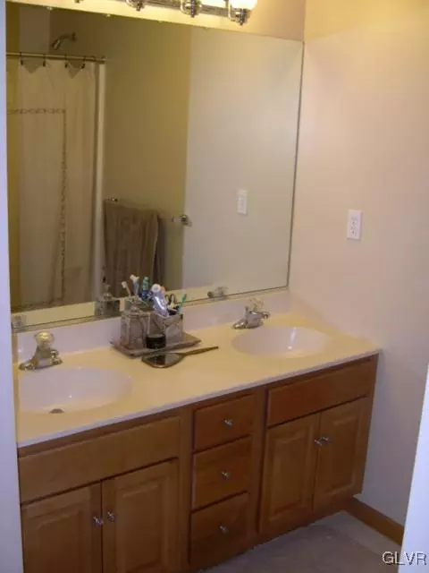 2784 Maefield Rd, Bath, PA 18014 photo 17