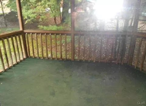 166 Stream Ct, Saw Creek, PA 18324 photo 7