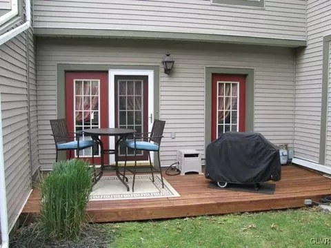 140 Founders Ct, Bethlehem, PA 18020 photo 2