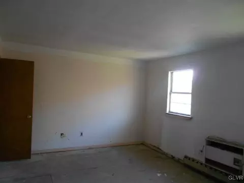 222 Old Forge Dr, Bath, PA 18014 photo 6