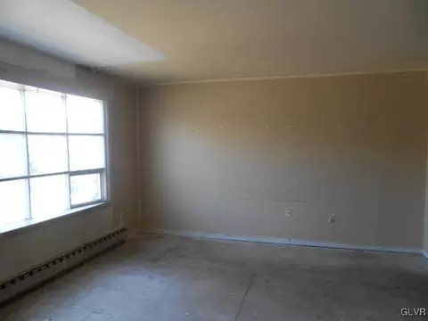 222 Old Forge Dr, Bath, PA 18014 photo 2