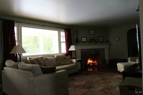 219 E Macada Rd, Bethlehem, PA 18017 photo 5