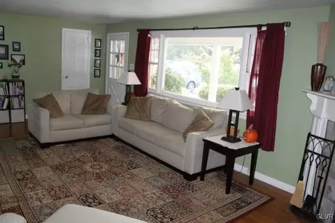 219 E Macada Rd, Bethlehem, PA 18017 photo 4