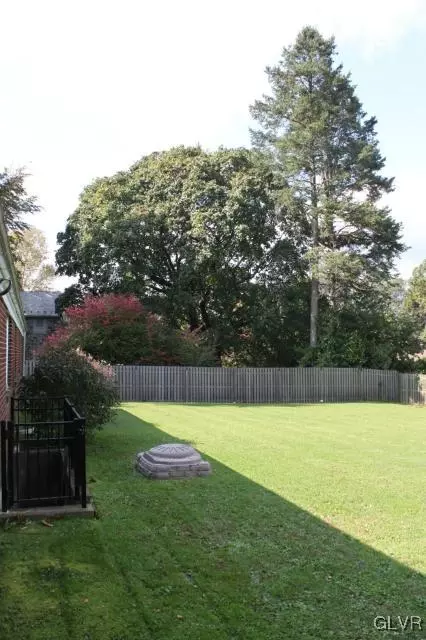 219 E Macada Rd, Bethlehem, PA 18017 photo 18