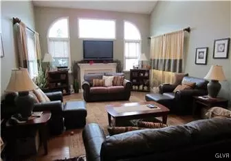 104 Mediterranean Ave, Sinking Spring, PA 19608 photo 9