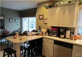 104 Mediterranean Ave, Sinking Spring, PA 19608 photo 3