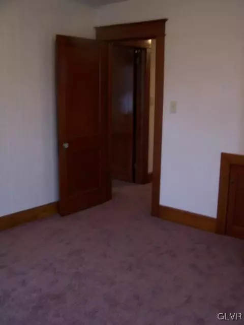 284 E Main St, Bath, PA 18014 photo 21