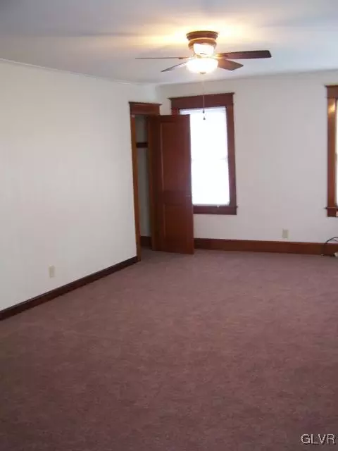 284 E Main St, Bath, PA 18014 photo 19