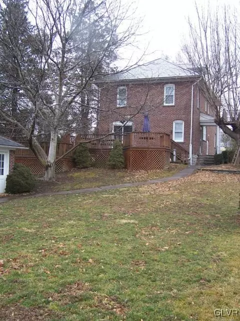 284 E Main St, Bath, PA 18014 photo 5
