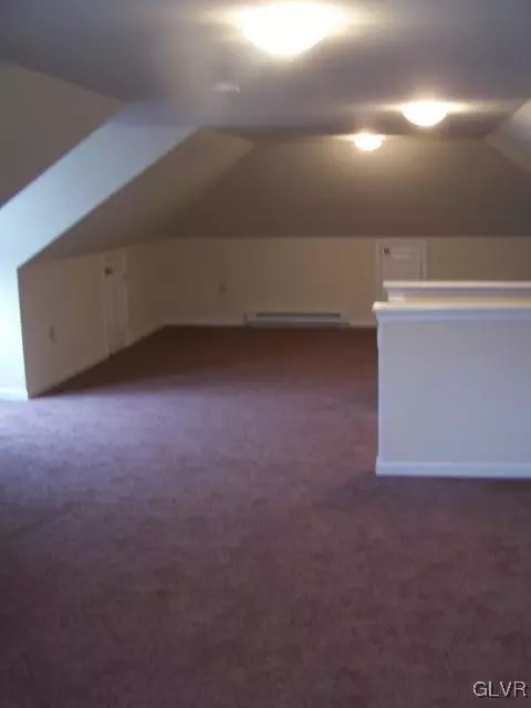 284 E Main St, Bath, PA 18014 photo 25