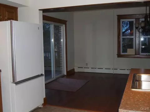 284 E Main St, Bath, PA 18014 photo 18