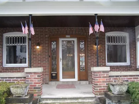 284 E Main St, Bath, PA 18014 photo 3