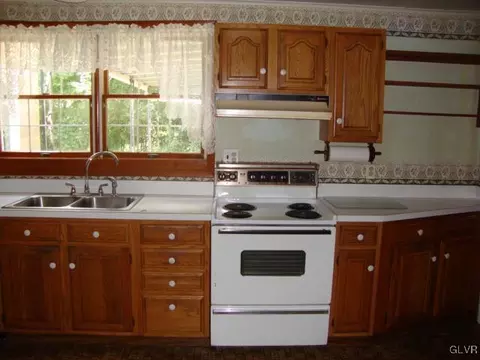50 E North St, Bethlehem, PA 18018 photo 10