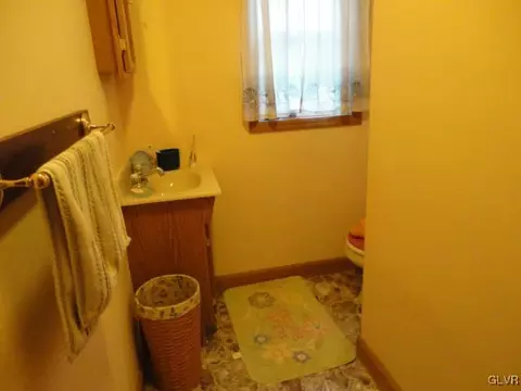 2165 E Scenic Dr, Bath, PA 18014 photo 24