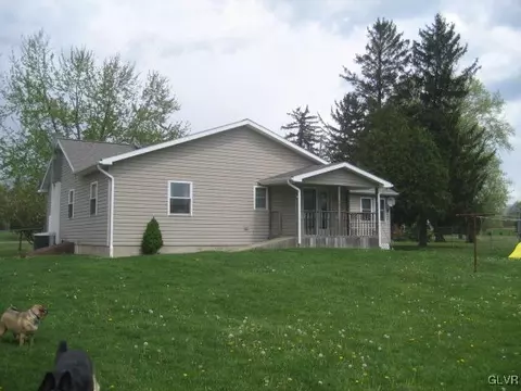 2165 E Scenic Dr, Bath, PA 18014 photo 16