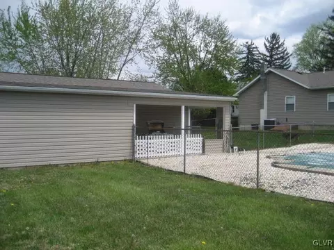 2165 E Scenic Dr, Bath, PA 18014 photo 12