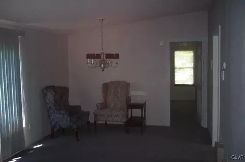 1 Parkview Ct, Bath, PA 18014 photo 4