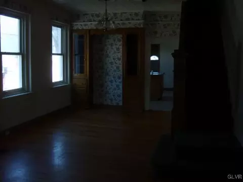 313 E Frankford St, Bethlehem, PA 18018 photo 4