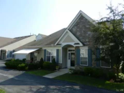1871 Gregory Pl, Hellertown, PA 18055 photo 1