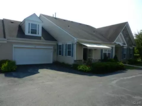 1871 Gregory Pl, Hellertown, PA 18055 photo 2