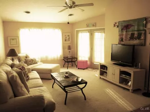 5165 Cheryl Dr, Bethlehem, PA 18017 photo 3