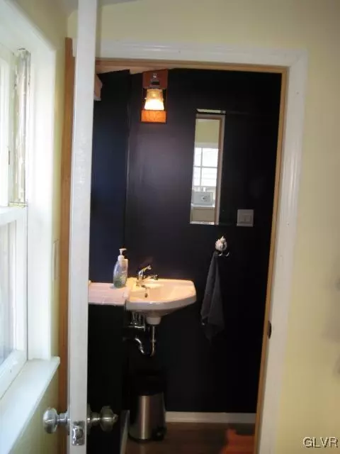 442 E North St, Bethlehem, PA 18018 photo 8