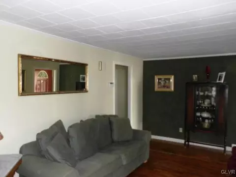 1106 Gresham St, Bethlehem, PA 18017 photo 4