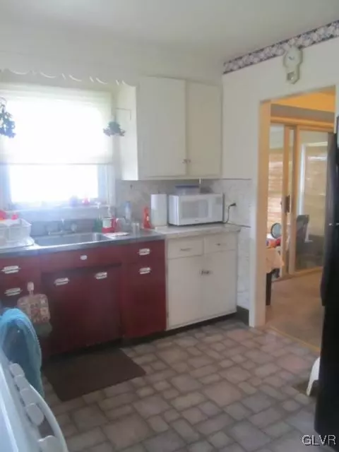 421 E Laurel St, Bethlehem, PA 18018 photo 3