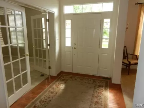 1876 Gregory Pl, Hellertown, PA 18055 photo 2