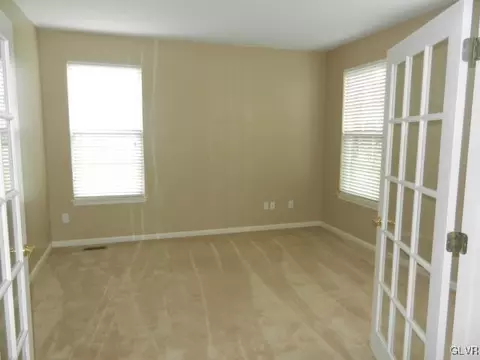 1876 Gregory Pl, Hellertown, PA 18055 photo 3