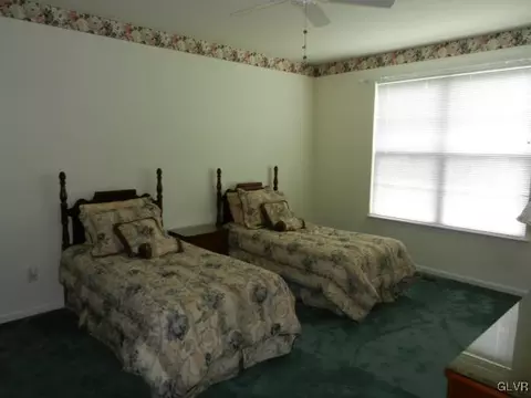 1876 Gregory Pl, Hellertown, PA 18055 photo 7